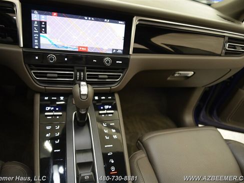 Used 2023 Porsche Macan image 31