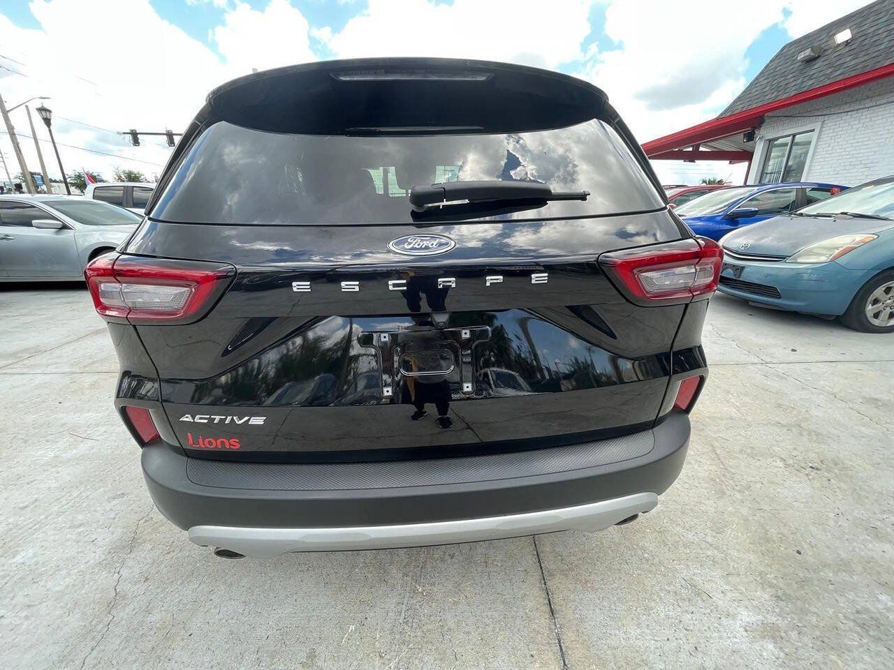 Used 2025 Ford Escape Active FWD image 13