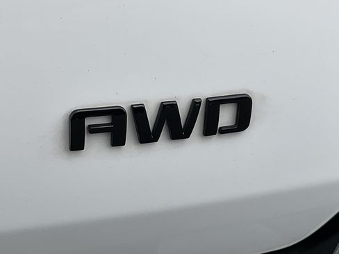 Used 2023 Chevrolet Traverse Premier w/ Redline Edition AWD/4WD image 11