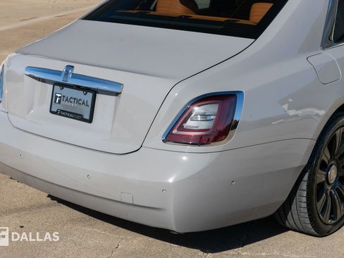 Used 2024 Rolls-Royce Ghost image 17