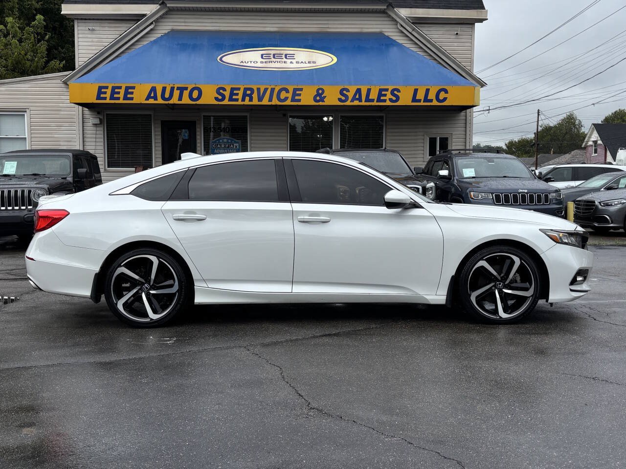 Used 2018 Honda Accord Sport image 1