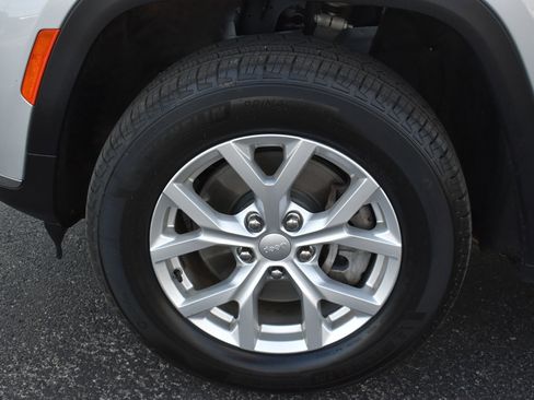 Used 2023 Jeep Grand Cherokee L Limited image 11