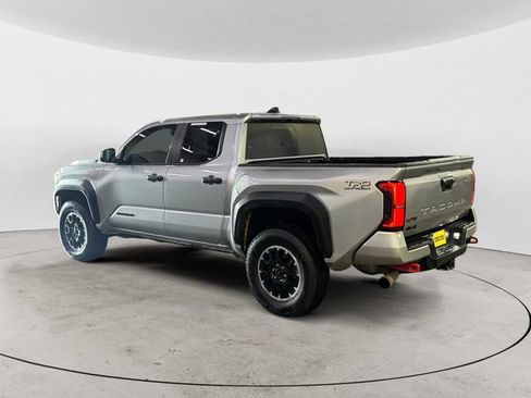Used 2025 Toyota Tacoma TRD Off-Road AWD/4WD image 7