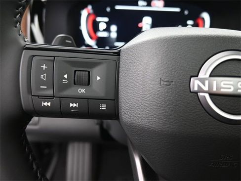 New 2026 Nissan Pathfinder Platinum image 2