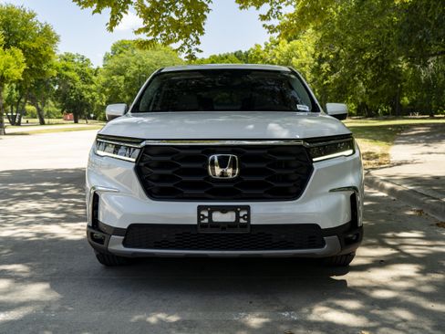 Used 2025 Honda Pilot EX-L image 3