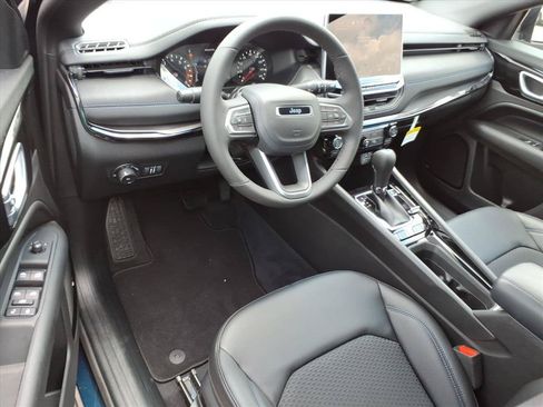New 2026 Jeep Compass Latitude AWD/4WD image 19