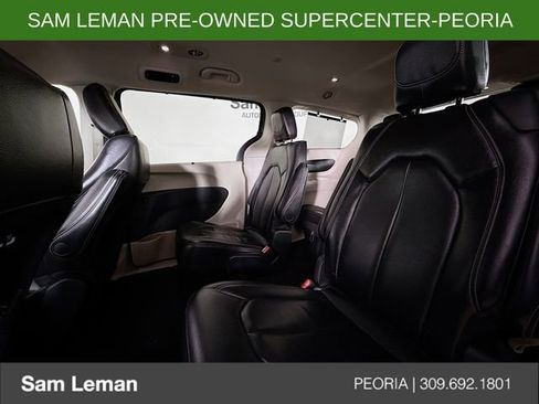 Used 2022 Chrysler Pacifica Touring-L image 23