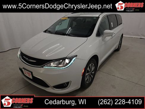 Used 2020 Chrysler Pacifica Touring-L Plus FWD image 1