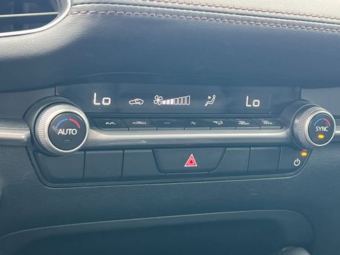 Used 2024 MAZDA MAZDA3 s image 20