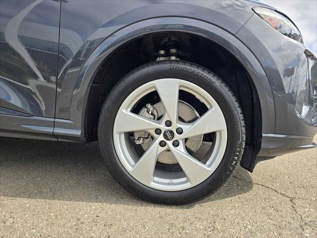 Used 2025 Audi Q5 Premium Plus w/ Premium Plus AWD/4WD image 9