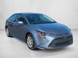 Used 2021 Toyota Corolla LE video 3