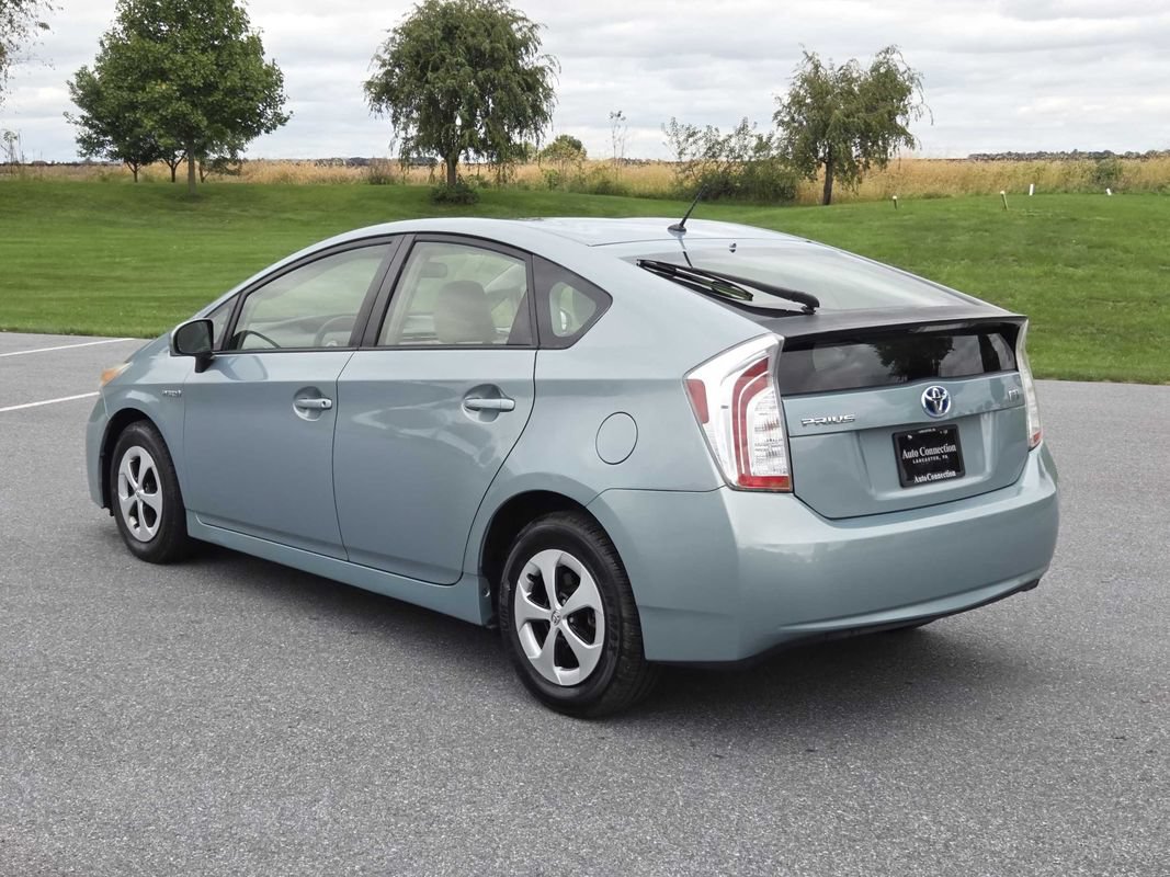 Used 2013 Toyota Prius Two FWD image 6