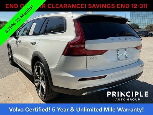 Certified 2025 Volvo V60 B5 Cross Country Plus image 11