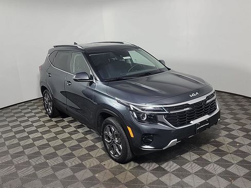 Used 2024 Kia Seltos S image 2