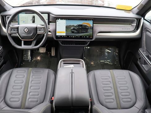 Used 2023 Rivian R1S Adventure image 9