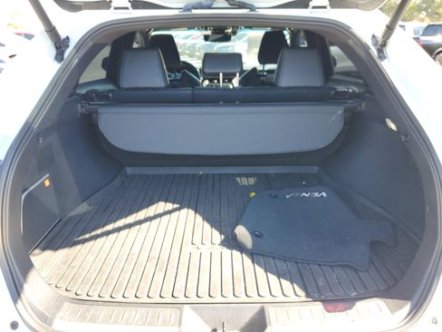 Used 2024 Toyota Venza Limited image 8