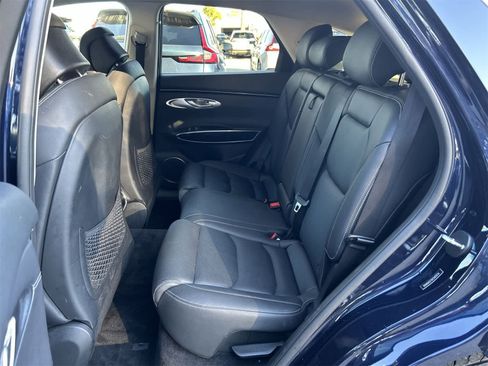 Used 2025 Genesis GV70 2.5T image 13