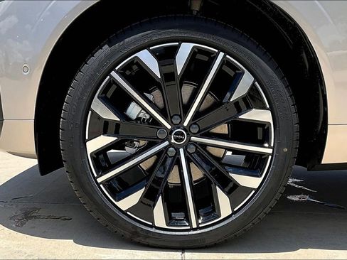 New 2026 Volvo XC60 B5 Ultra w/ Protection Package Premier image 24