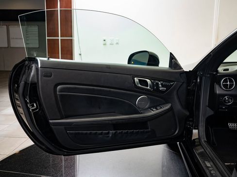 Used 2017 Mercedes-Benz SLC 43 AMG image 27