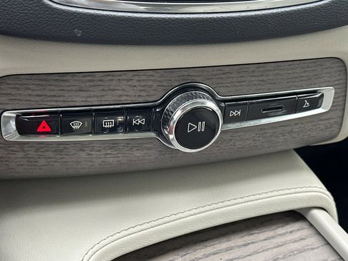 Certified 2022 Volvo XC90 T8 Inscription w/ Advanced Package image 25