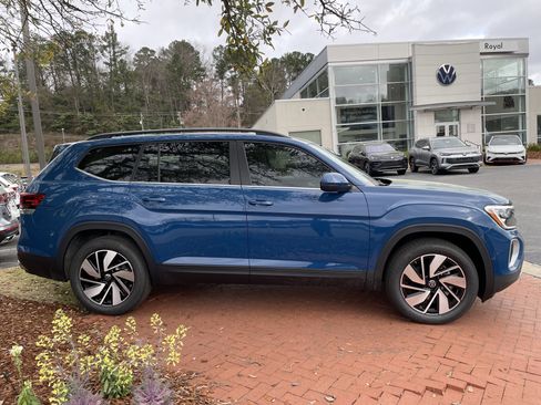 New 2026 Volkswagen Atlas SE FWD image 4