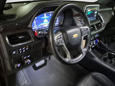 Used 2023 Chevrolet Suburban LT w/ LT Signature Plus Package RWD image 8