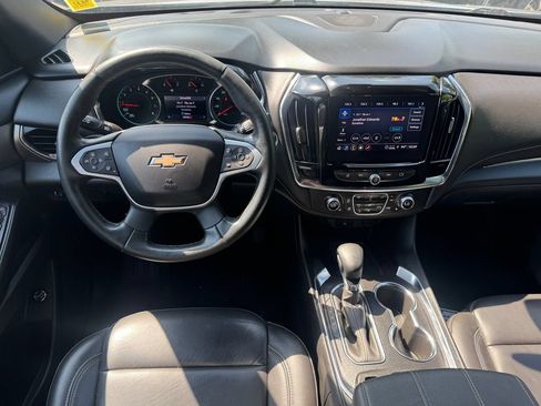 Used 2023 Chevrolet Traverse LT AWD/4WD image 12