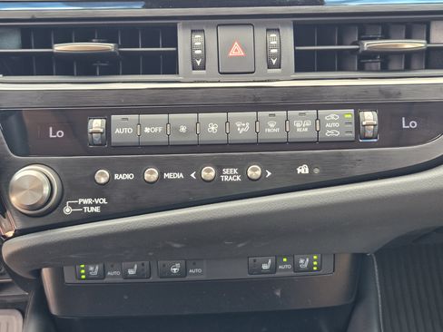 Used 2025 Lexus ES 350 w/ Premium Package FWD image 23