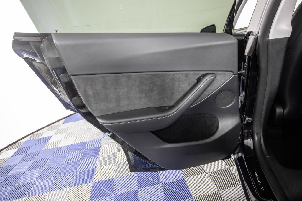 Used 2022 Tesla Model Y Performance AWD/4WD image 14