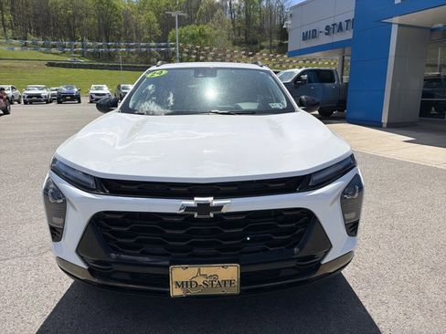 Used 2024 Chevrolet Trax ACTIV w/ Sunroof Package image 11