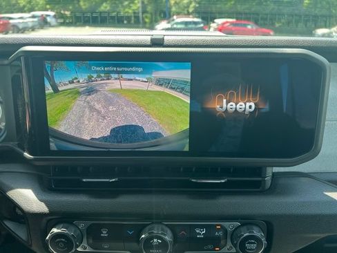 Used 2024 Jeep Wrangler Unlimited Sport AWD/4WD image 18