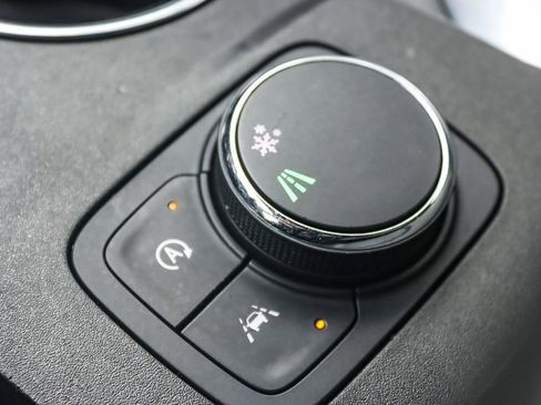 Used 2022 Chevrolet Traverse LT image 37