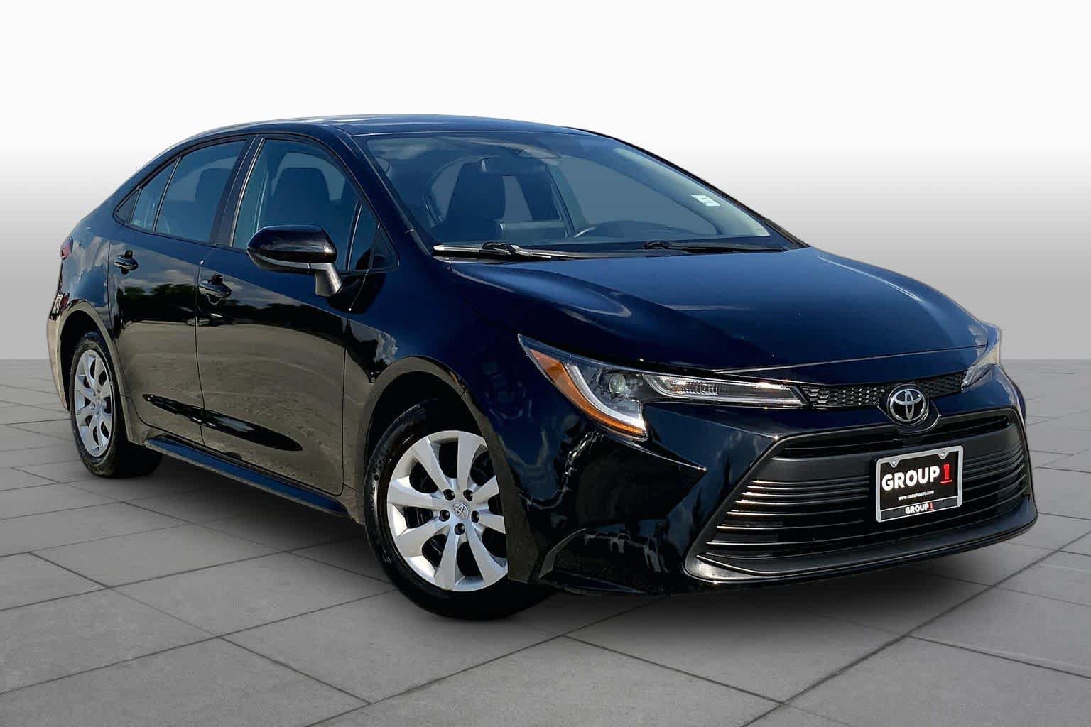 Used 2024 Toyota Corolla LE FWD image 3