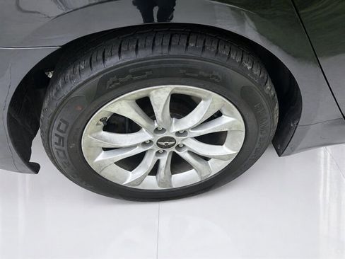 Used 2013 Hyundai Genesis 3.8 RWD image 26