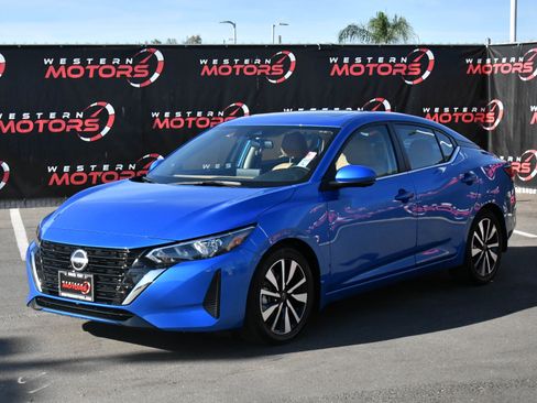 Used 2025 Nissan Sentra SV w/ SV Premium Package FWD image 3