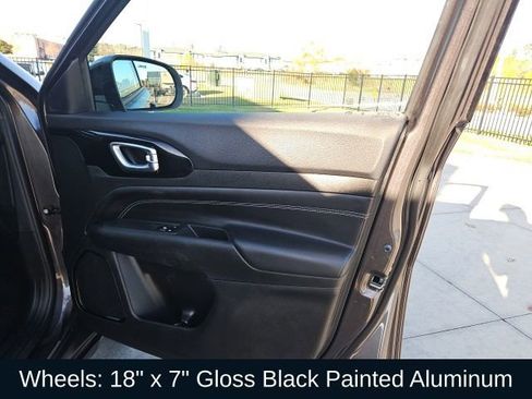 Used 2024 Jeep Compass Latitude w/ Convenience Group image 28