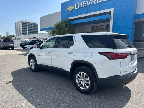Used 2022 Chevrolet Traverse LS FWD image 3