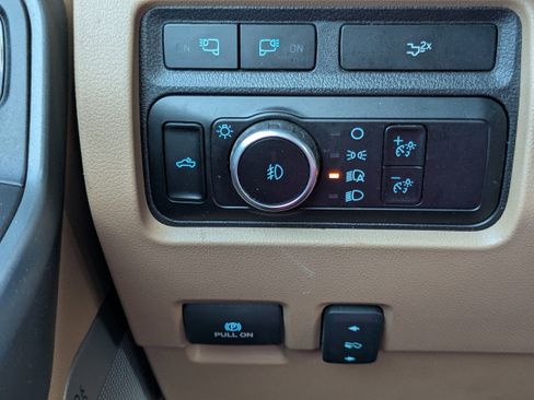 Used 2023 Ford F350 Lariat w/ Lariat Ultimate Package AWD/4WD image 27