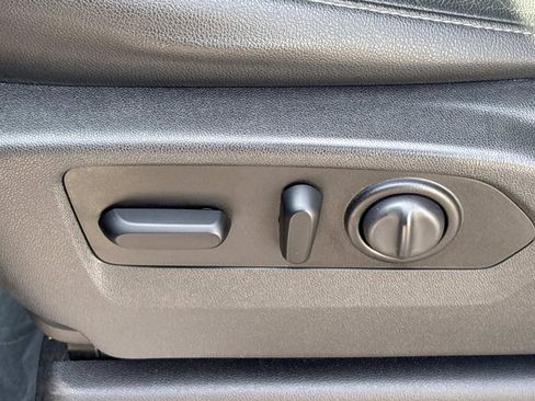 Used 2019 GMC Sierra 1500 SLT w/ SLT Premium Package image 17