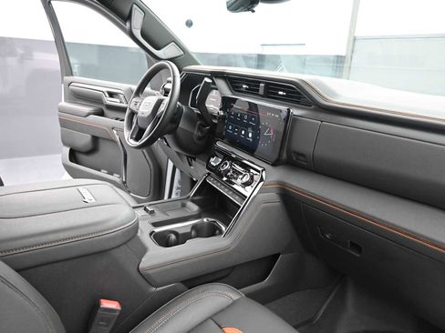 Used 2024 GMC Sierra 2500 AT4 w/ AT4 Premium Plus Package image 26