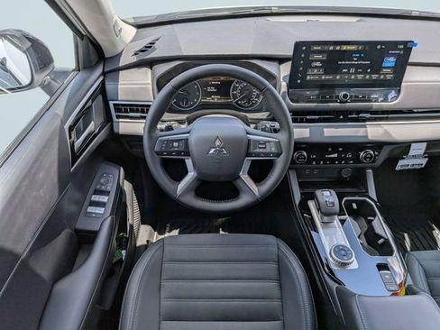 New 2026 Mitsubishi Outlander AWD image 12