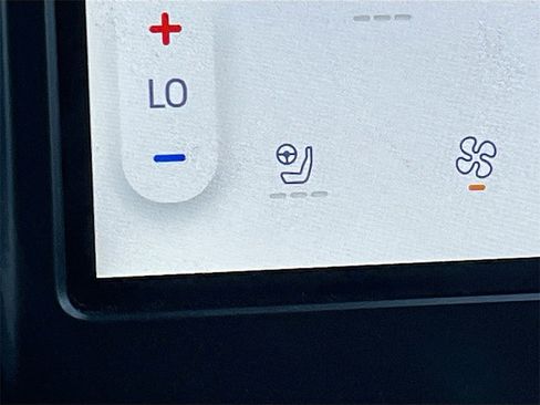 Used 2024 Ford Edge Titanium image 20