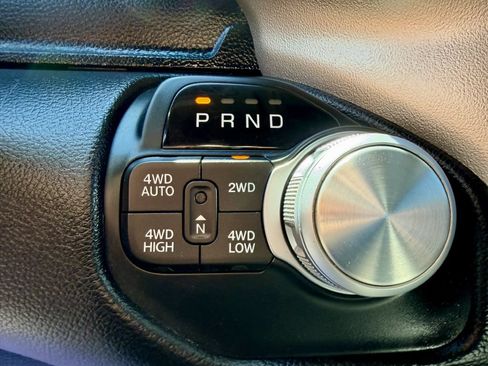 Used 2019 RAM 1500 Laramie AWD/4WD image 16
