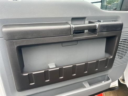 Used 2014 Ford F250 XL w/ Power Equipment Group image 10