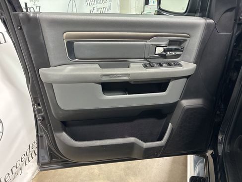 Used 2020 RAM 1500 Classic SLT w/ Luxury Group image 14