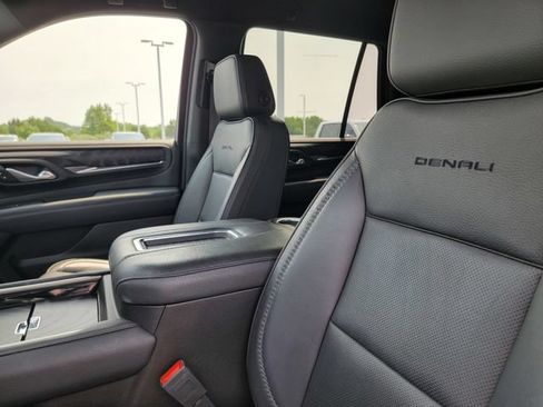 Used 2021 GMC Yukon Denali AWD/4WD image 13