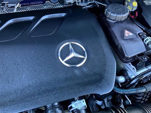 Used 2025 Mercedes-Benz GLA 250 4MATIC image 29