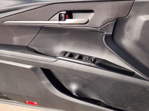 Used 2025 Toyota Camry LE image 27