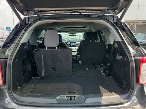 Certified 2023 Ford Explorer XLT w/ Equipment Group 202A AWD/4WD image 10