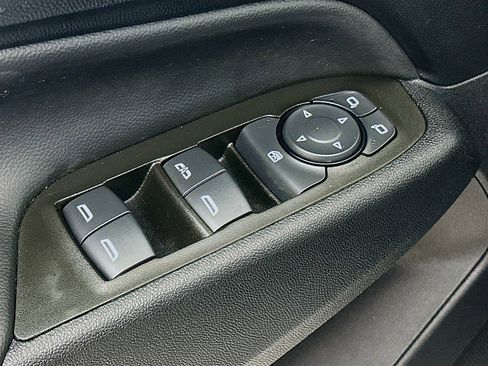 Used 2023 Chevrolet Equinox LT image 18